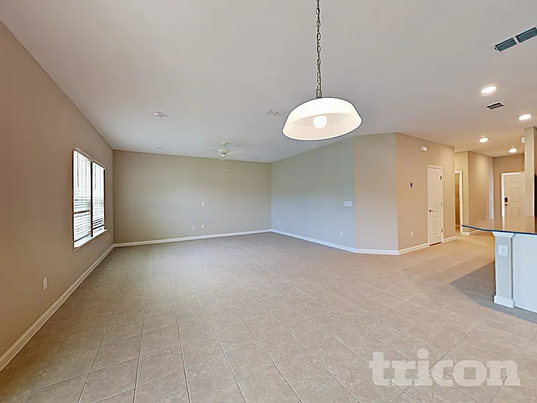 10226 Pavnes Creek Dr — Photo 12