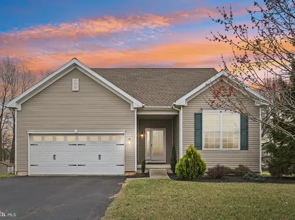 30 King Dr, Gilbertsville, PA 19525