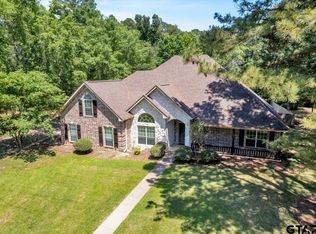 900 Stonebrook Dr, Chandler, TX 75758