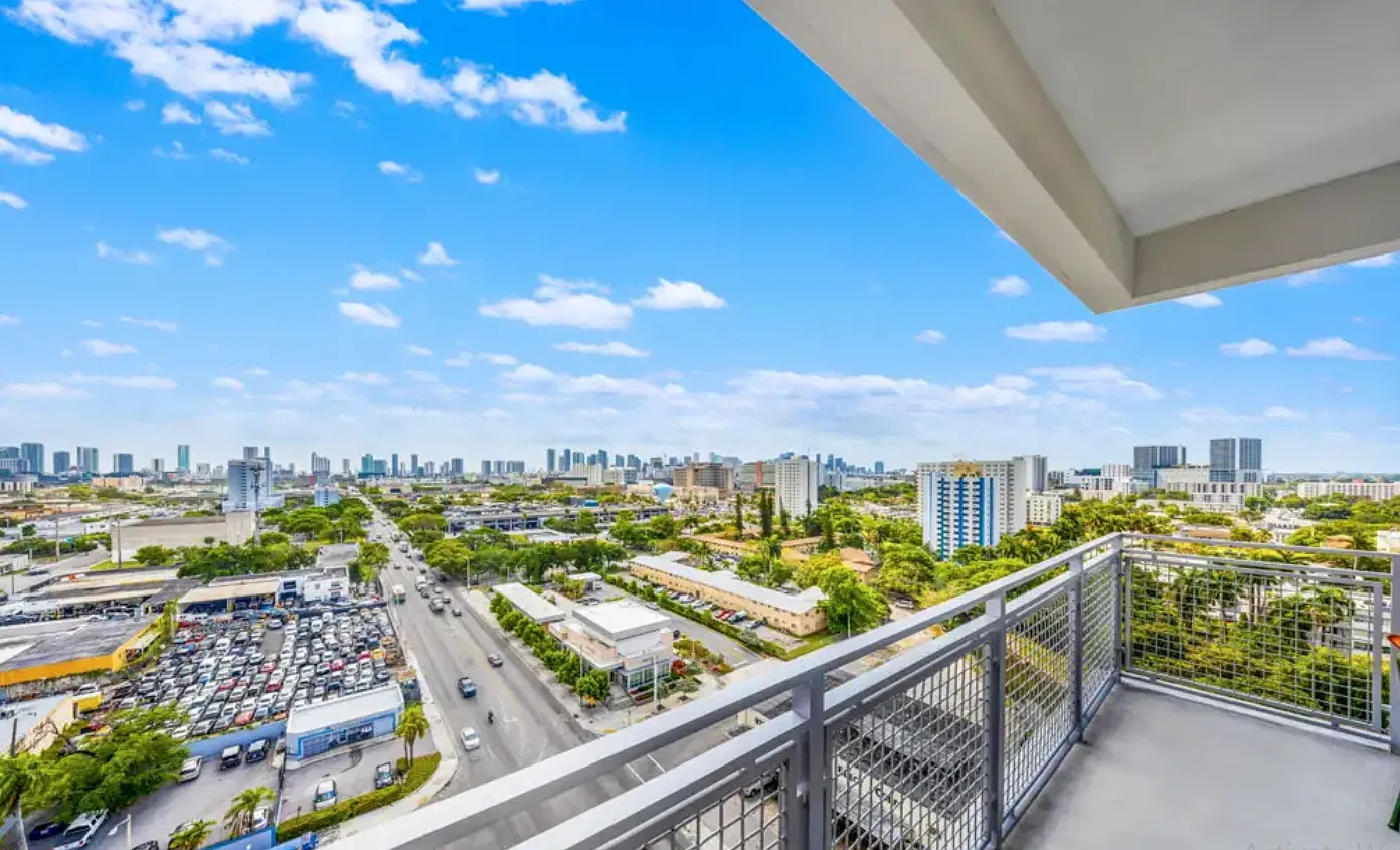 2 bed, 866 sqft, $2,905 — Photo 1