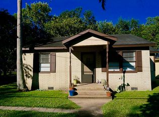 911 N Valderas St, Angleton, TX 77515