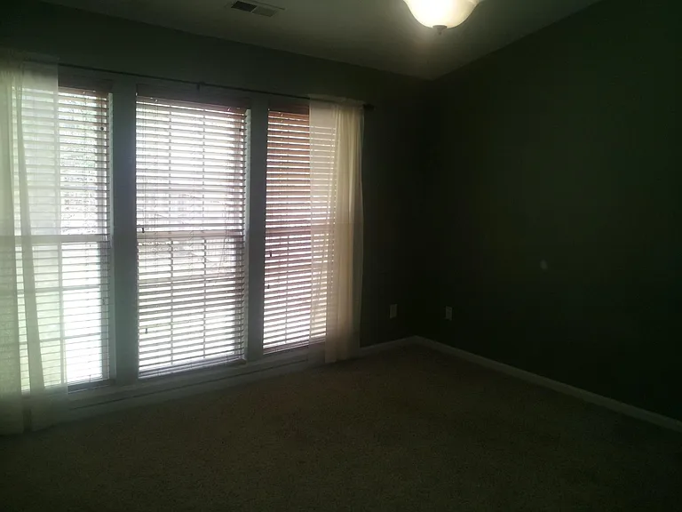 9509 Erinsbrook Dr — Photo 10