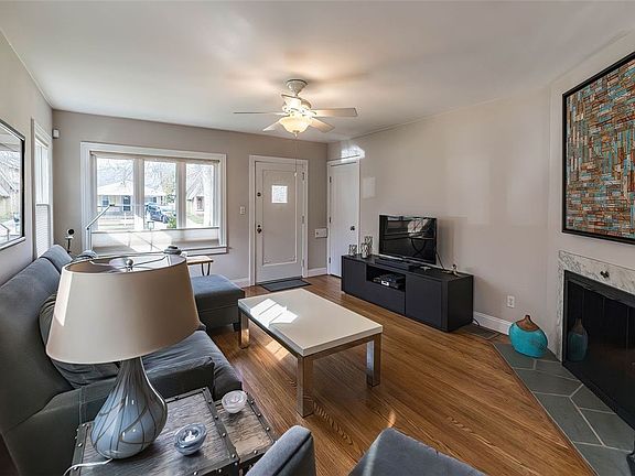 5th image of 405 Shenley Dr