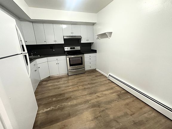 5th image of 6126 164th St APT 2A