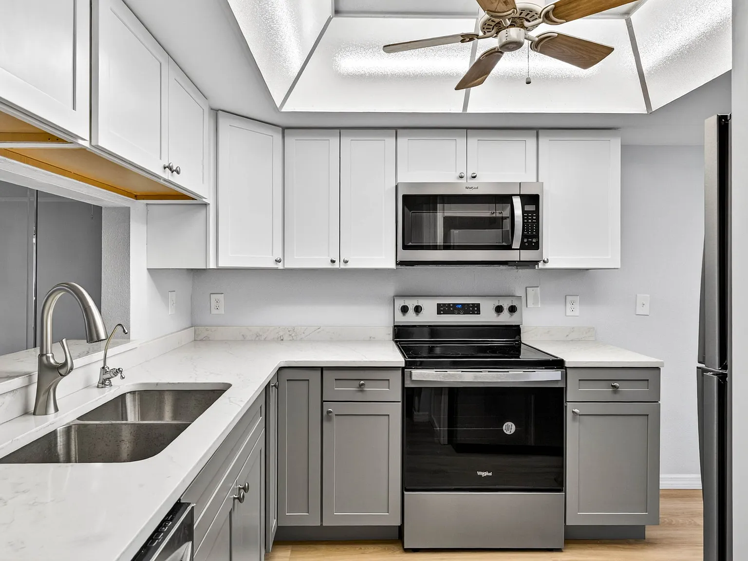 2 bed, 2.0 bath, 956 sqft, $2,200 — Photo 4