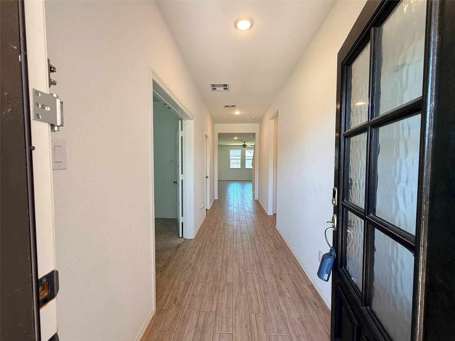 4 bed, 3.5 bath, 3042 sqft, $2,800 — Photo 2