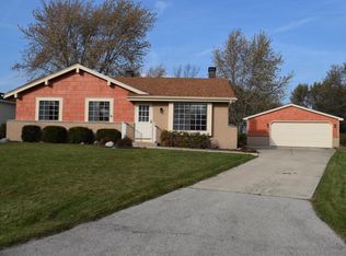 2900 Cherry Tree Ct, Racine, WI 53402