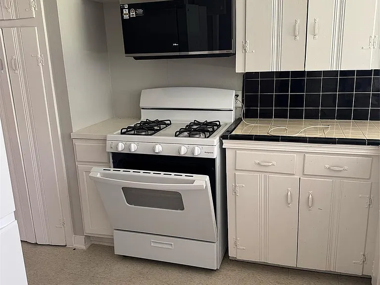 217 W Twickenham Trl — Photo 3