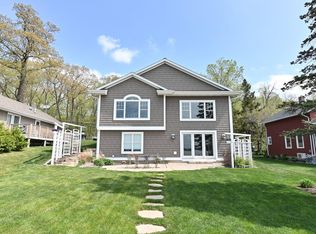 23305 N Shore Dr, Kansasville, WI 53139