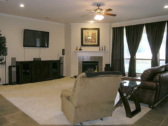 3rd image of 4512 Lindberg Dr