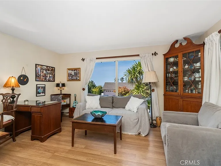 3068 Zell Dr — Photo 9