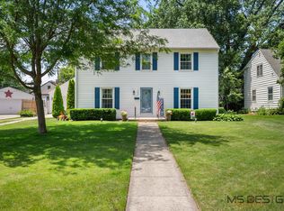 1050 N 8th St, Rochelle, IL 61068