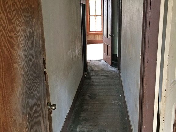 2nd image of 510 E Jones St