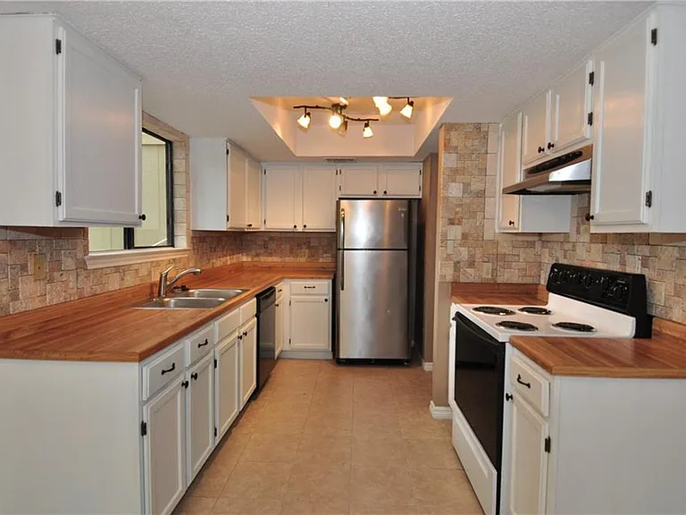 13405 Saddlebrook Trl #B — Photo 19