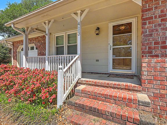 2nd image of 413 Summercourt Dr