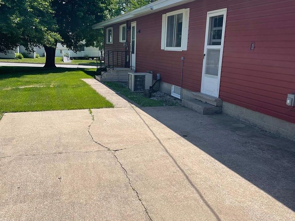 501 Connell St, Dysart, IA 52224 Zillow