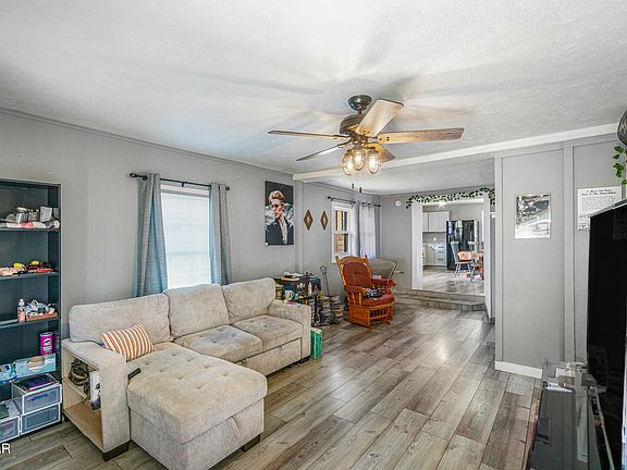 4th image of 551 Clifton Heights Rd