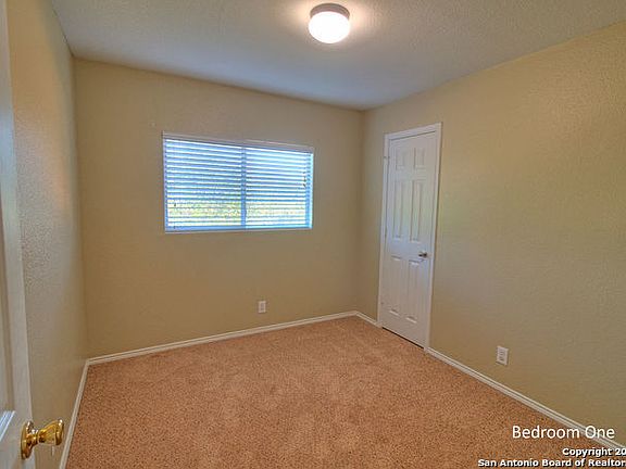 4th image of 8203 N Willow Country