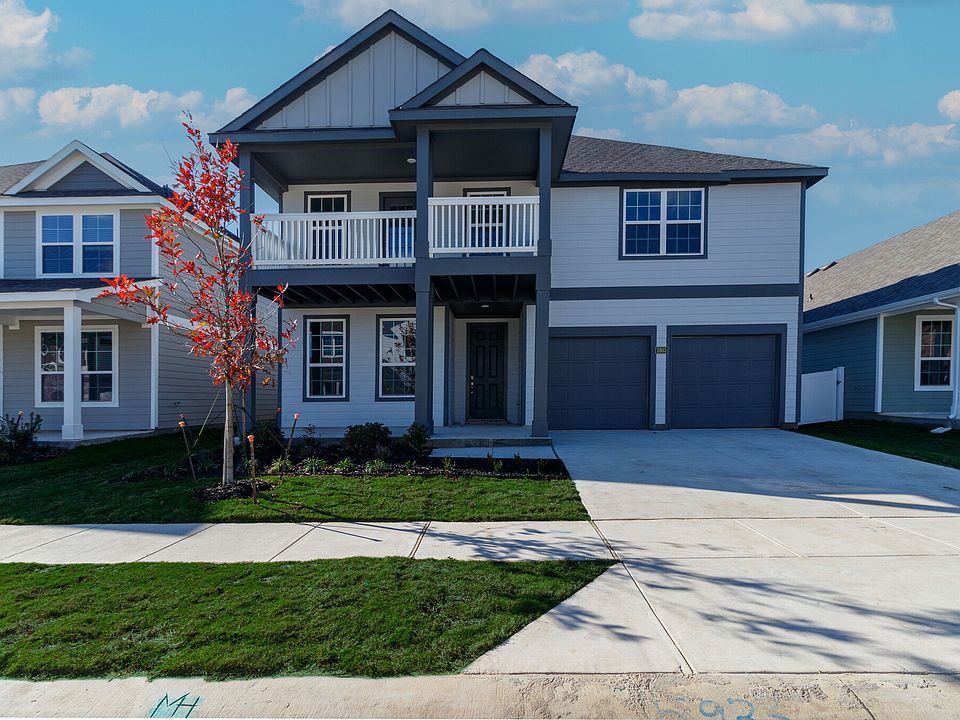 Welcome home to a 2 car garage and beautiful entry!