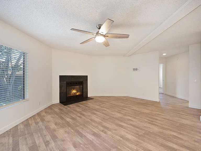 315 Acacia Ave — Photo 15