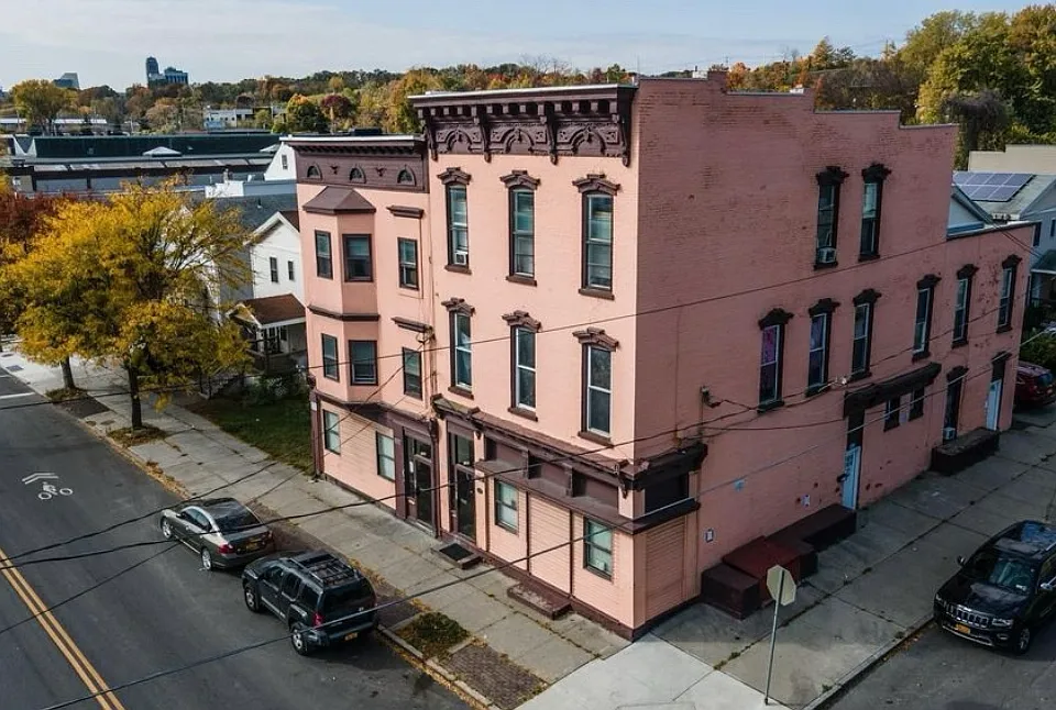 1098 Broadway #1
