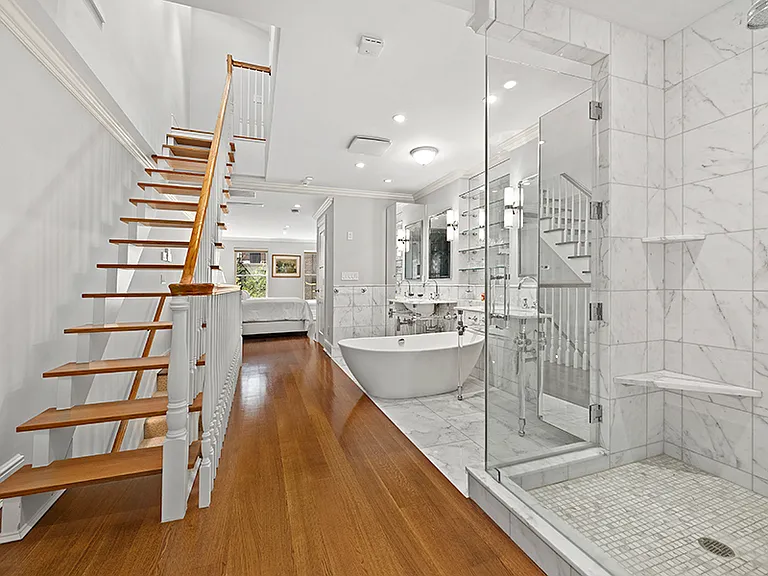 320 E 55th St #TOWNHOUSE — Photo 13