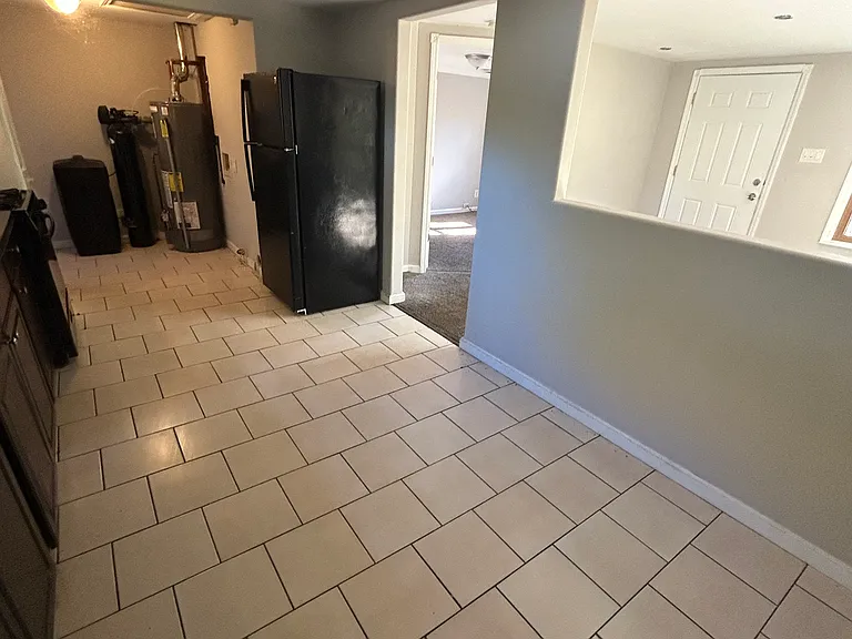902 W Windsor Ave — Photo 6