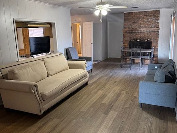 3rd image of 624 En 16th St