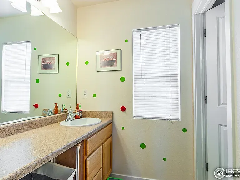 3740 Red Deer Trl — Photo 13