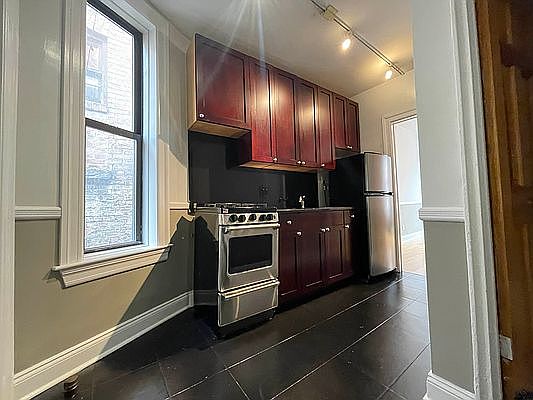 2nd image of 71 Thompson St #5BS