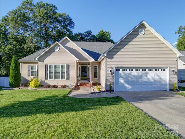 4044 Hereford Ln, Dallas, NC 28034