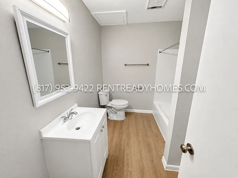 318 Frontier Dr. * — Photo 13