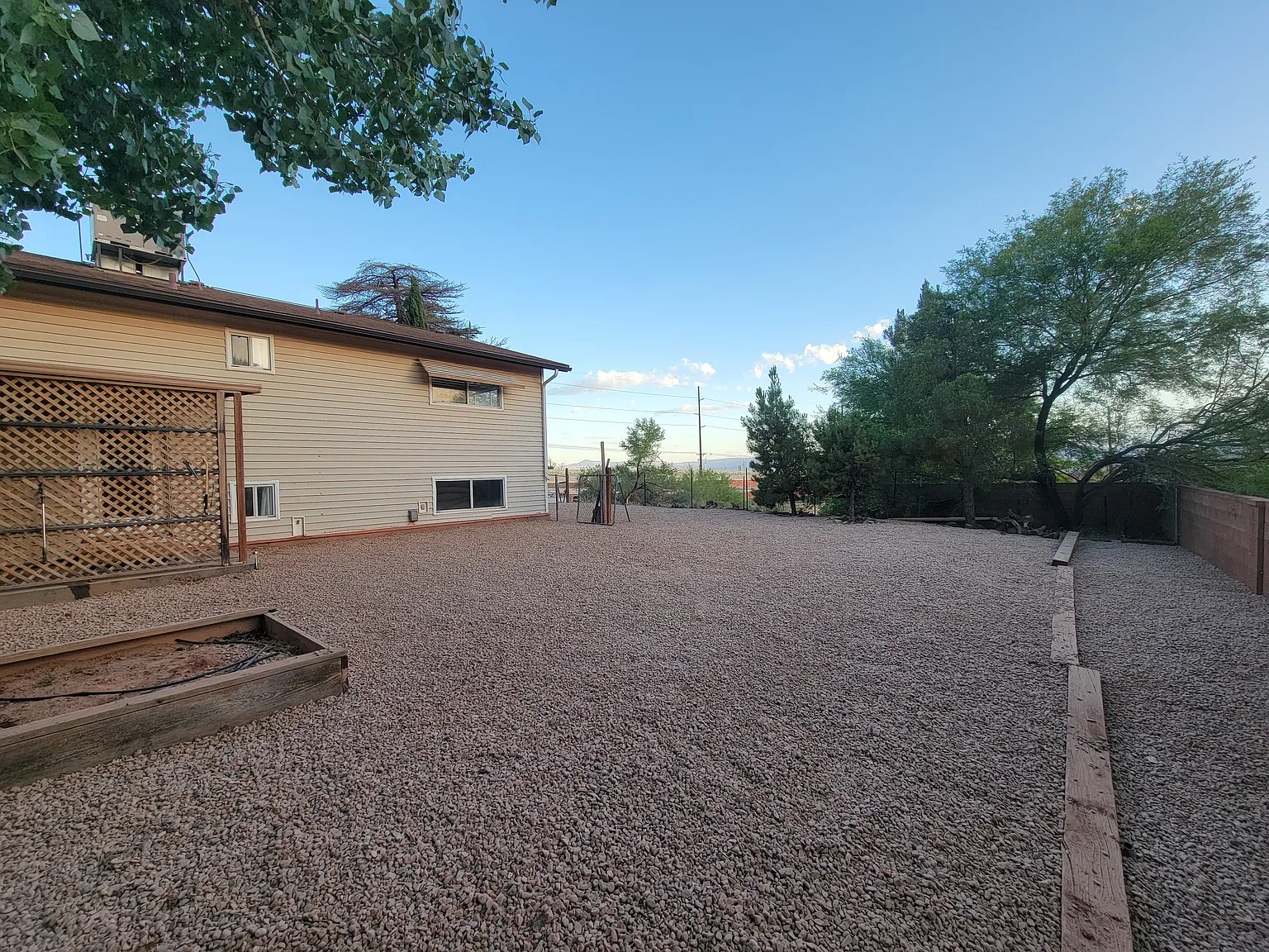 81 E Buena Vista Blvd — Photo 4