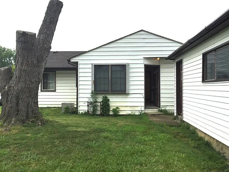 2381 Ghent Ave — Photo 10
