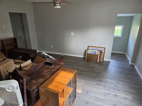 4th image of 380 River St