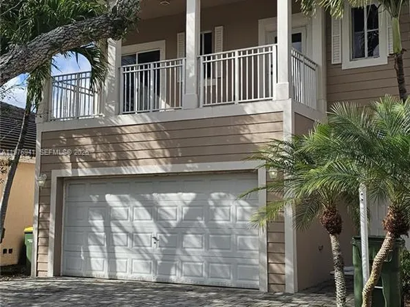 3389 NE 4th St, Homestead, FL 33033