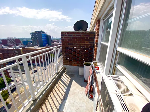 3131 Grand Concourse image 12 of 33