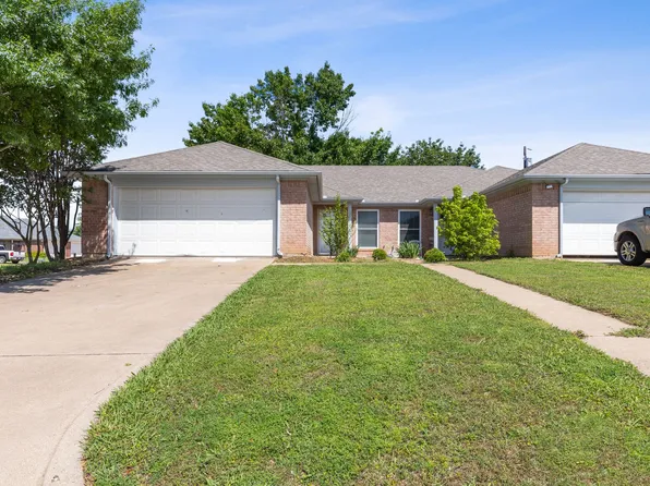 1502 Sharron Ct, Cleburne, TX 76033