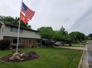 1021 Parkridge Dr, Onalaska, WI 54650