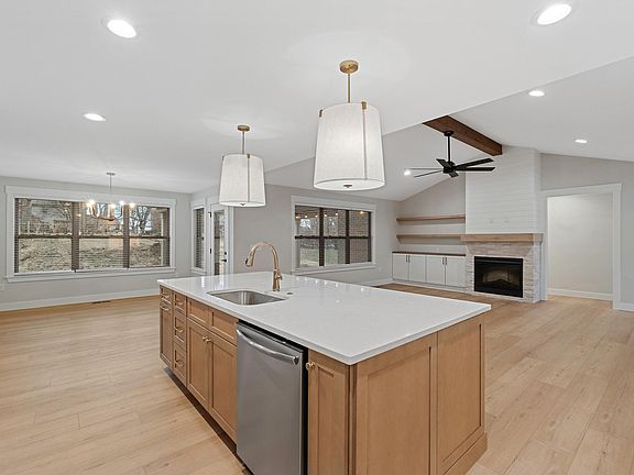 2nd image of 782 Elizabeth Dr