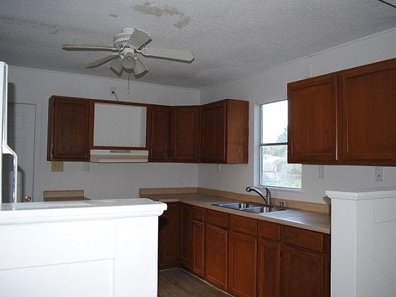 4th image of 2736 Eaton Ave