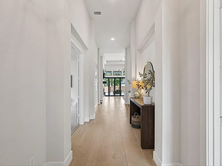 10561 Lake Palmetto Dr — Photo 9