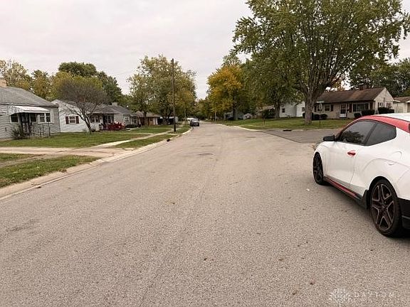 5th image of 545 Koch Ave