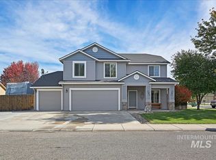 962 S Brook Trout Way, Meridian, ID 83642