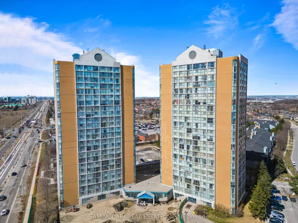 35 Trailwood Dr #1013, Mississauga, ON L4Z 3L6