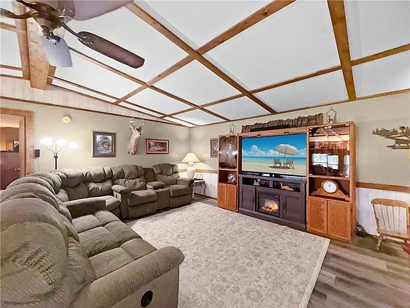 4th image of 25072 Lynx Ln