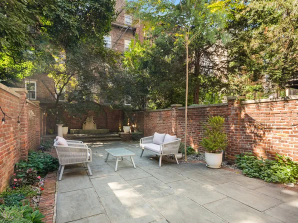 422 East 84th Street image 5 of 23