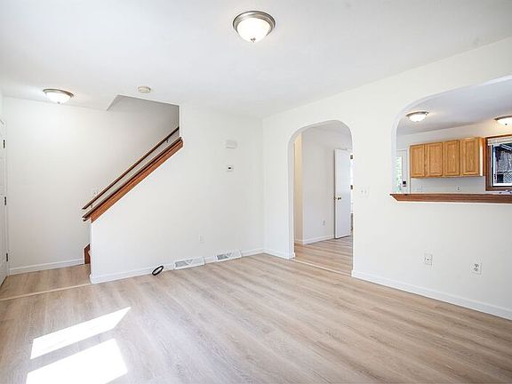 5th image of 16 Gold St Unit 16