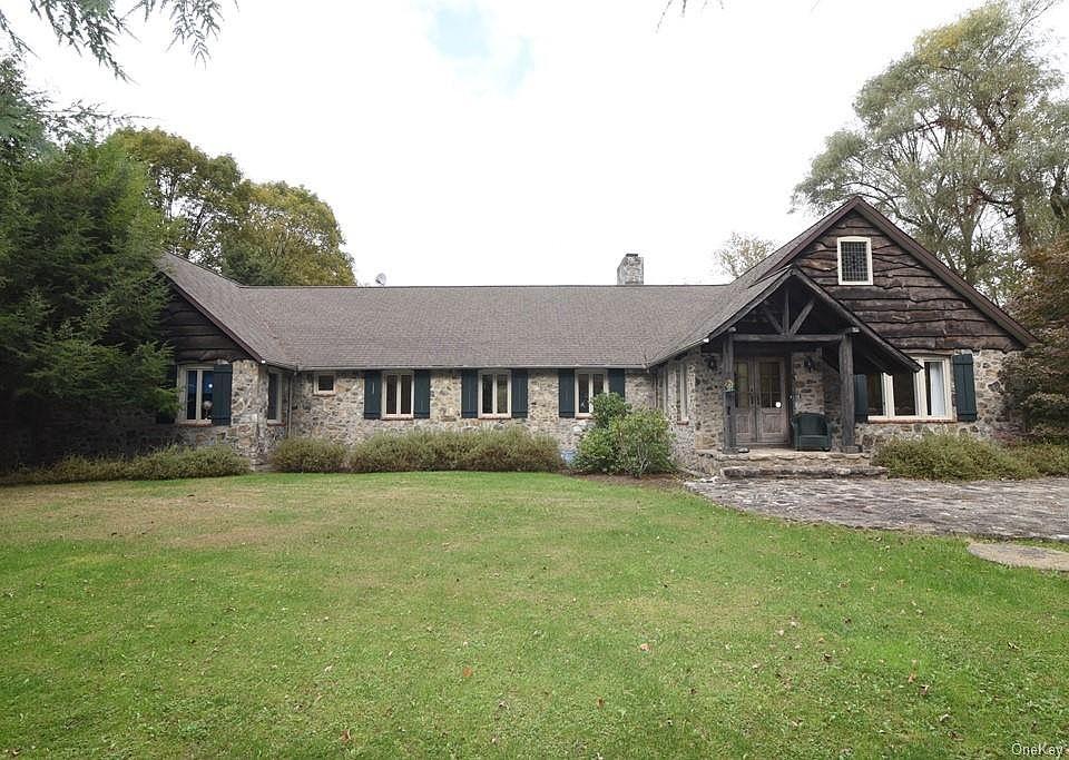 1st image of 120 Sherwood Hill Rd