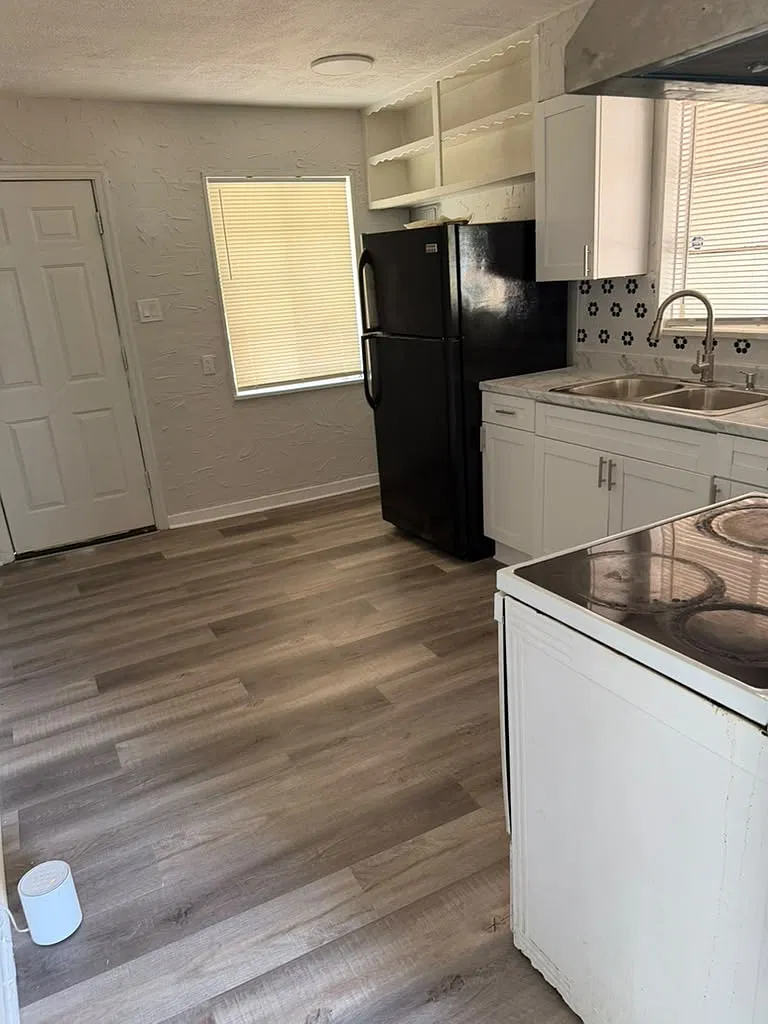 3 bed, 1032 sqft, $1,000 — Photo 3